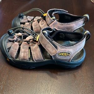 Kids Keen Waterproof shoes size 1